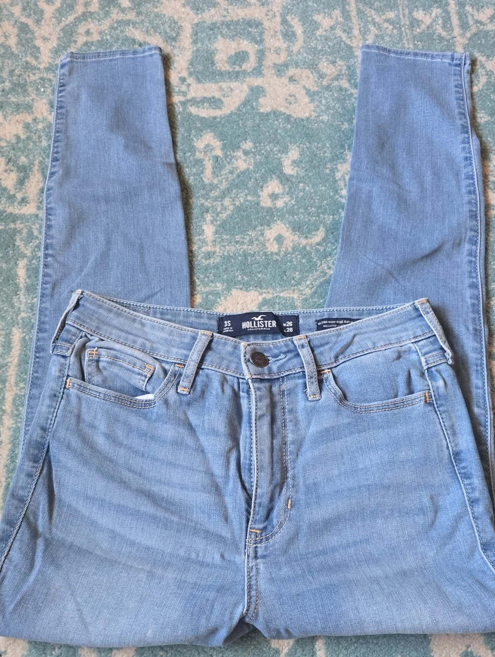 Hollister Light Wash Skinny Jeans in Soft Blue
